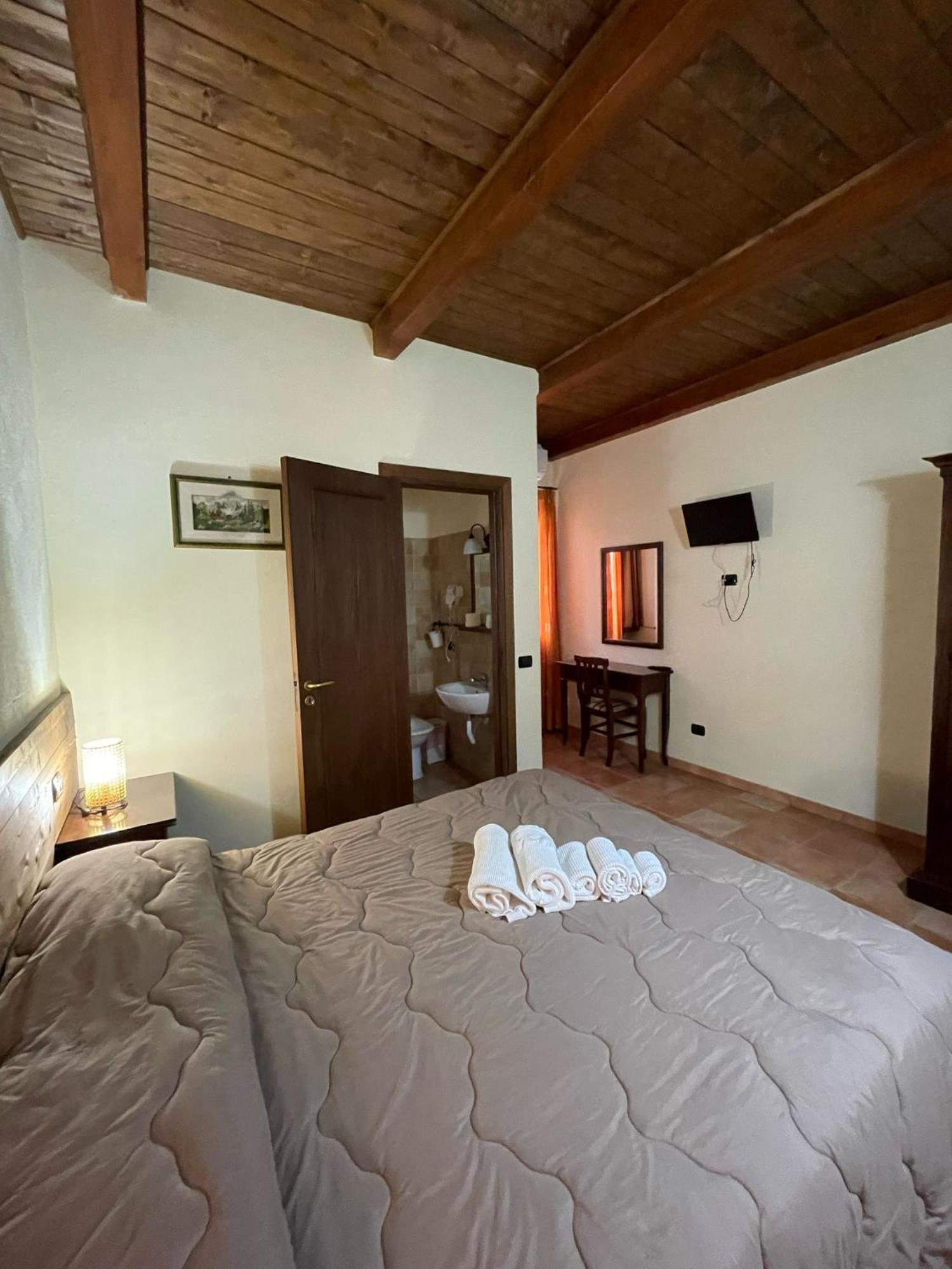 La Locanda Del Poeta Acri Luaran gambar